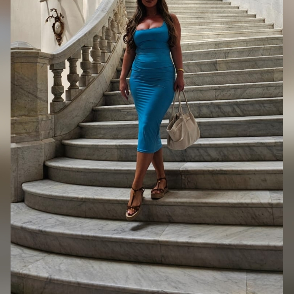 Elegant Sleeveless Turquoise Midi Dress